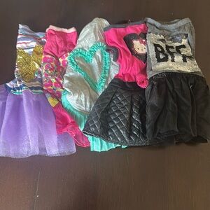 Size MED 5 dresses dog